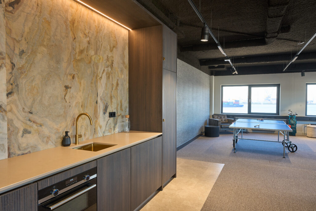 Vlaardingen Kantine plus lichtrails